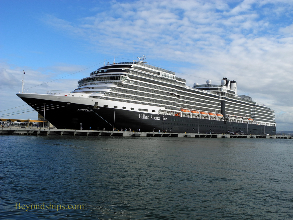 Picture cruise ship Eurodam of Holland America Line
