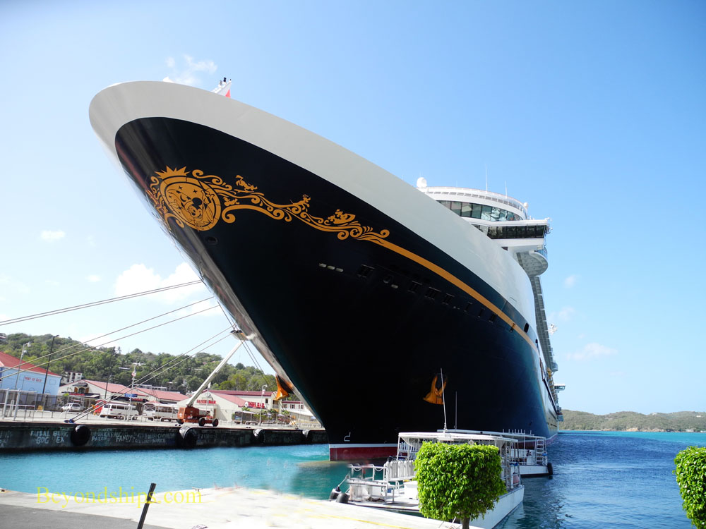 Cruise ship Disney Fantasy