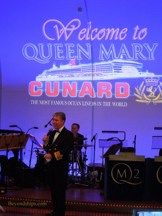 Picture Captain Kevin Oprey of Queen Mary 2