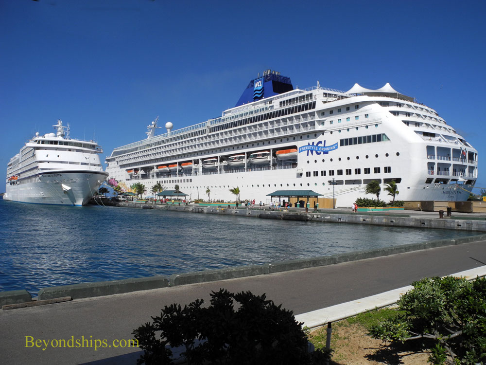 Cruise ships Seven Seas Navigator and Norwegian Sky
