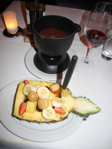 Chocolate fondue, Le Bistro, Norwegian Getaway