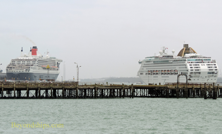 Oceana cruise ship and Queen Mary 2
