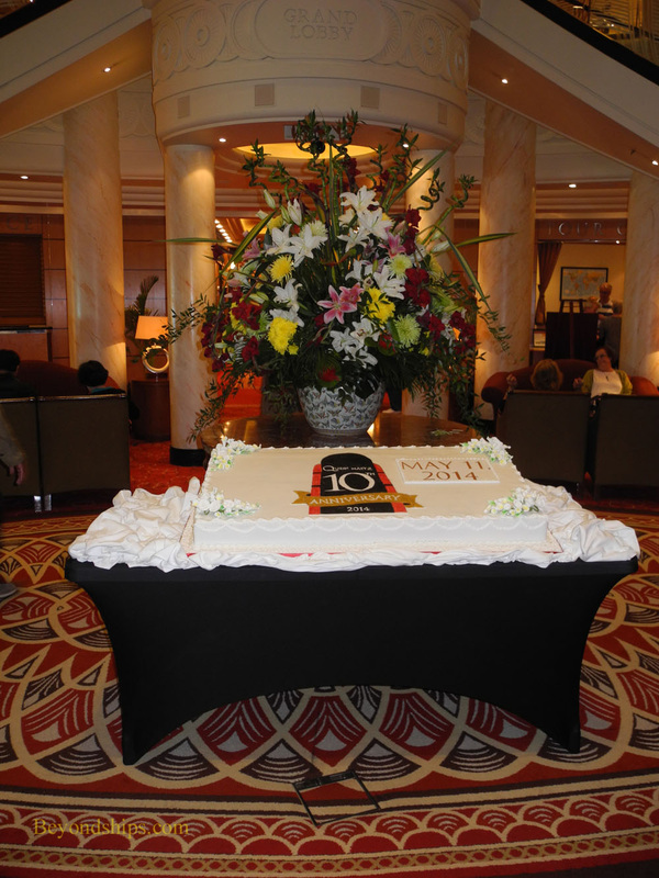 Queen Mary 2 tenth anniversary cake