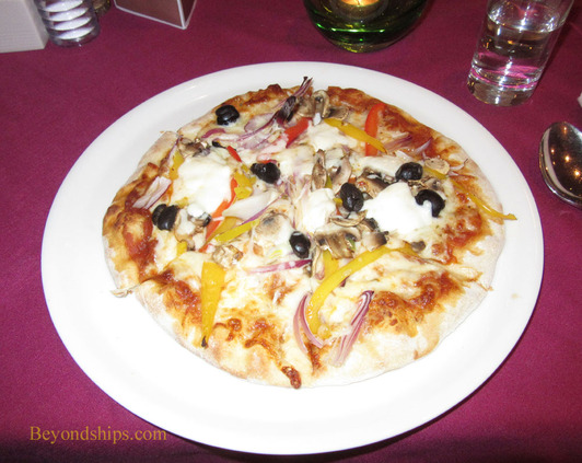 Gourmet pizza on Queen Mary 2