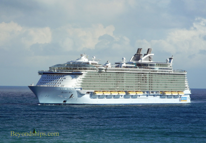Cruise ship Allure of the Seas Royal Caribbean