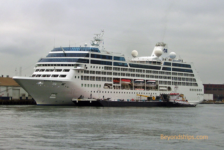 Cruise ship Adonia