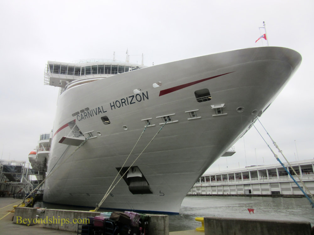 Cruise ship Carnival Horizon
