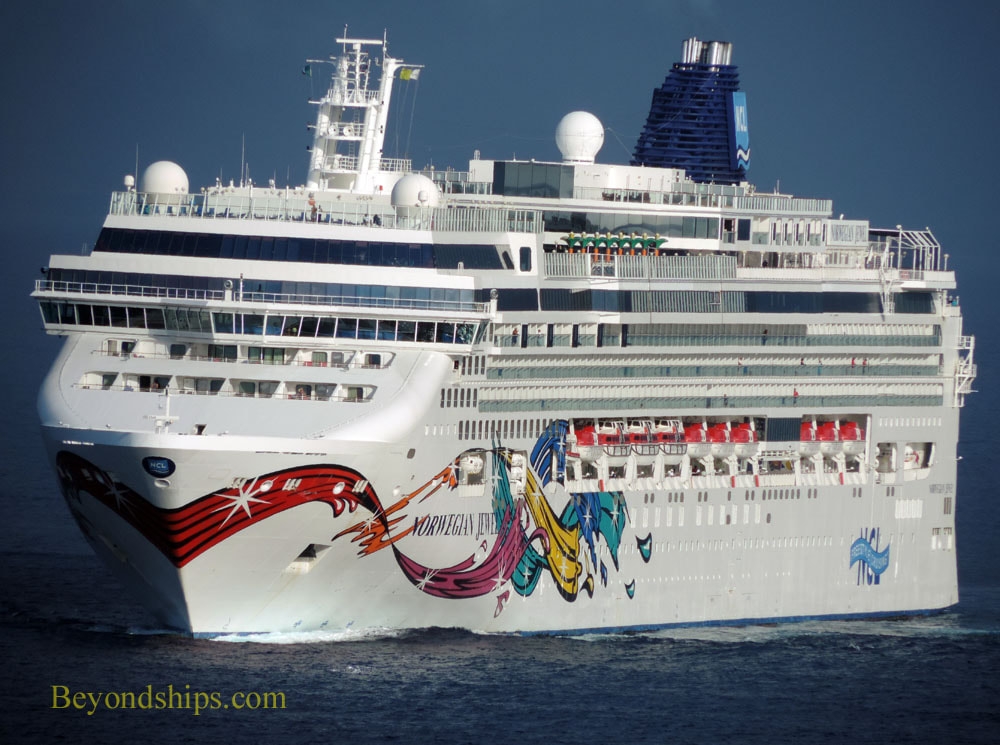 Cruise ship Norwegian Jewel