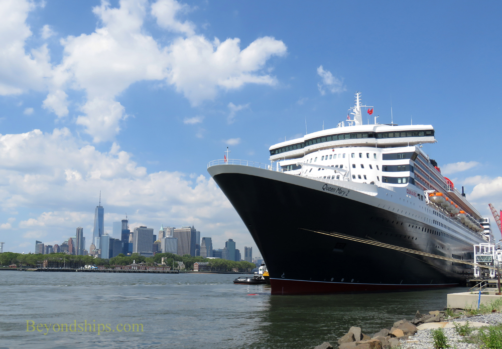 Queen Mary 2 in New York City